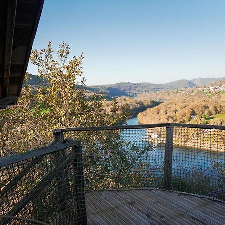 Cabanes Et Lodges Du Belvedere Serrieres-sur-Ain Εξωτερικό φωτογραφία