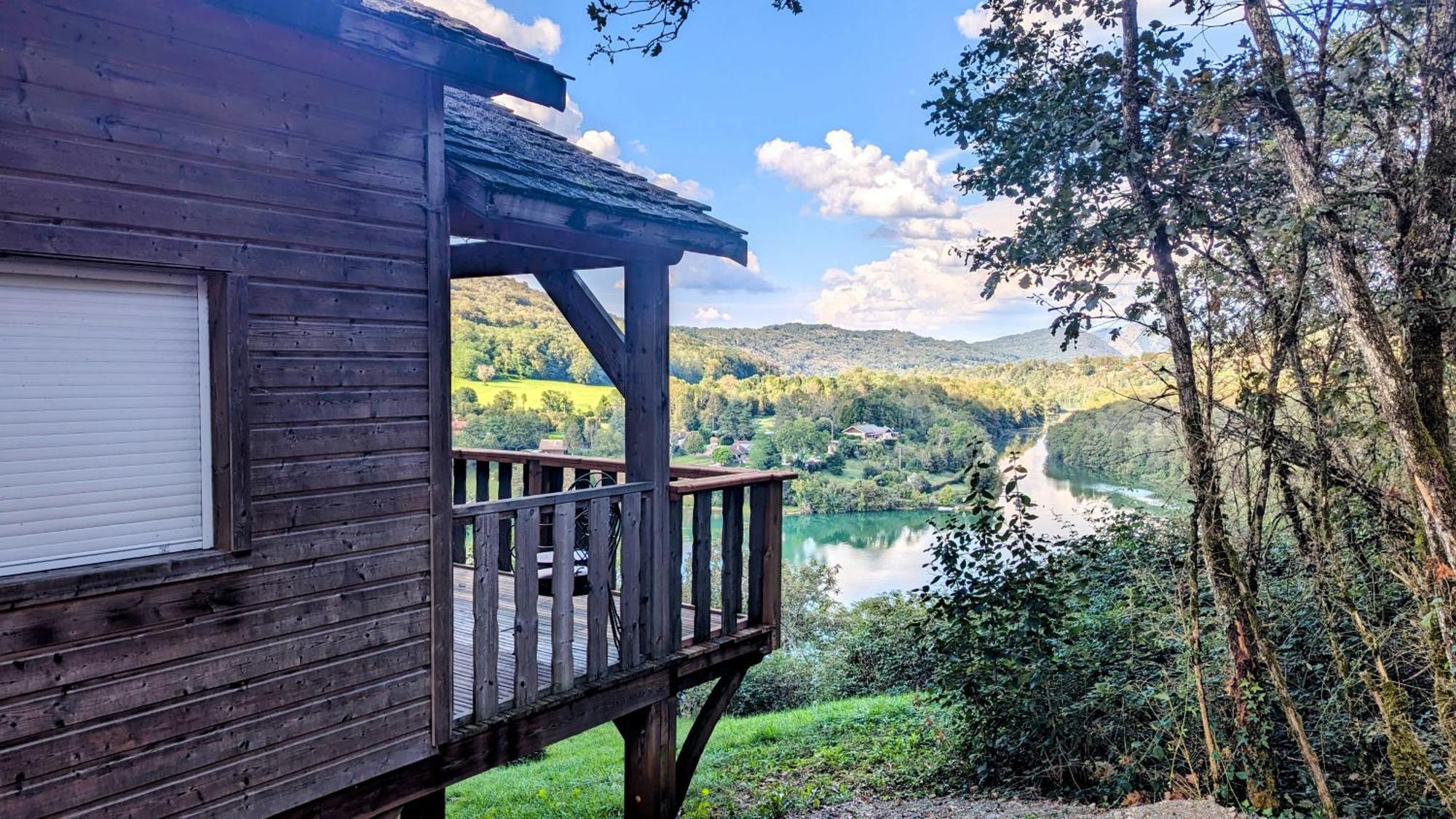 Cabanes Et Lodges Du Belvedere Serrieres-sur-Ain Εξωτερικό φωτογραφία