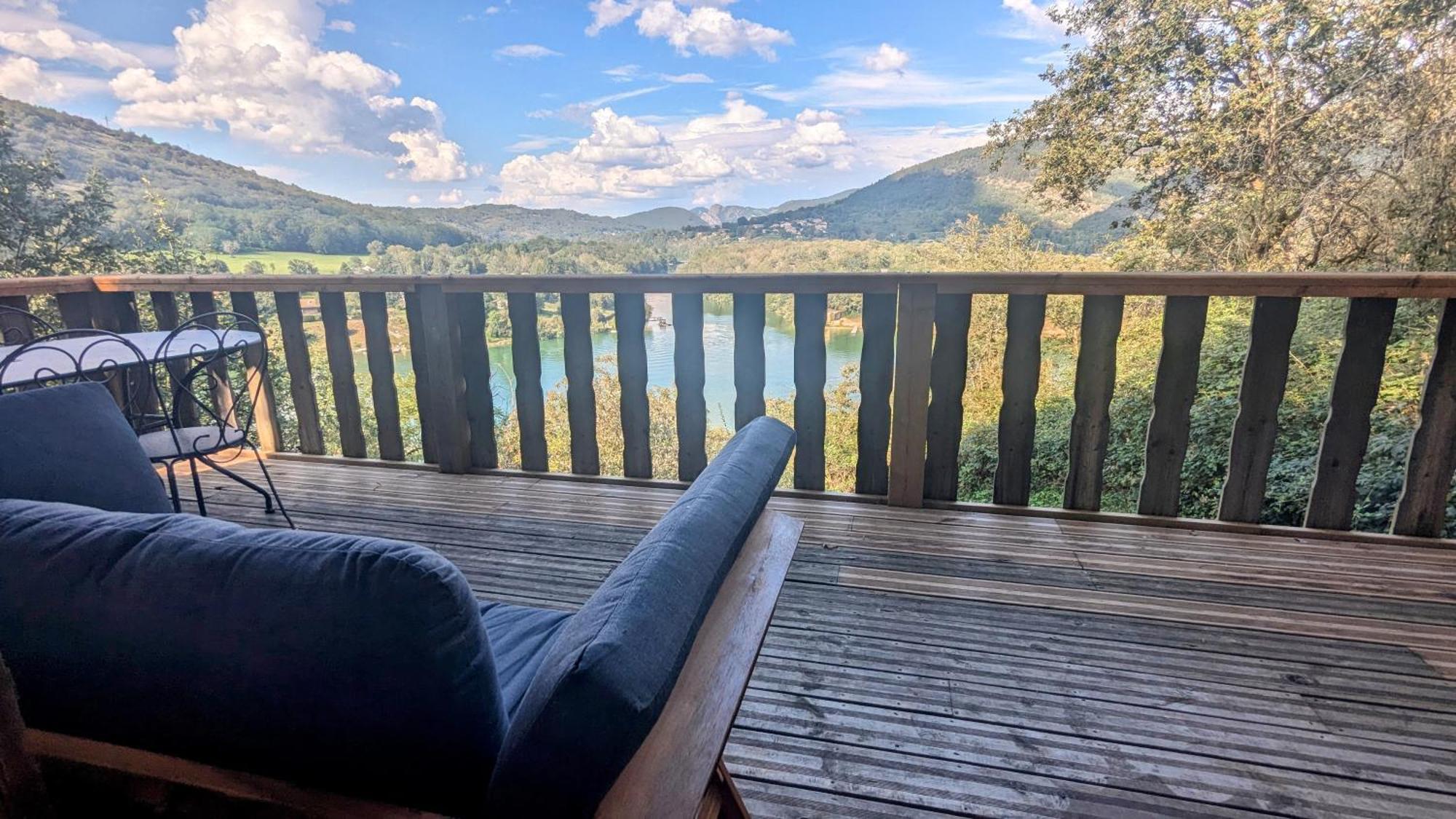 Cabanes Et Lodges Du Belvedere Serrieres-sur-Ain Εξωτερικό φωτογραφία