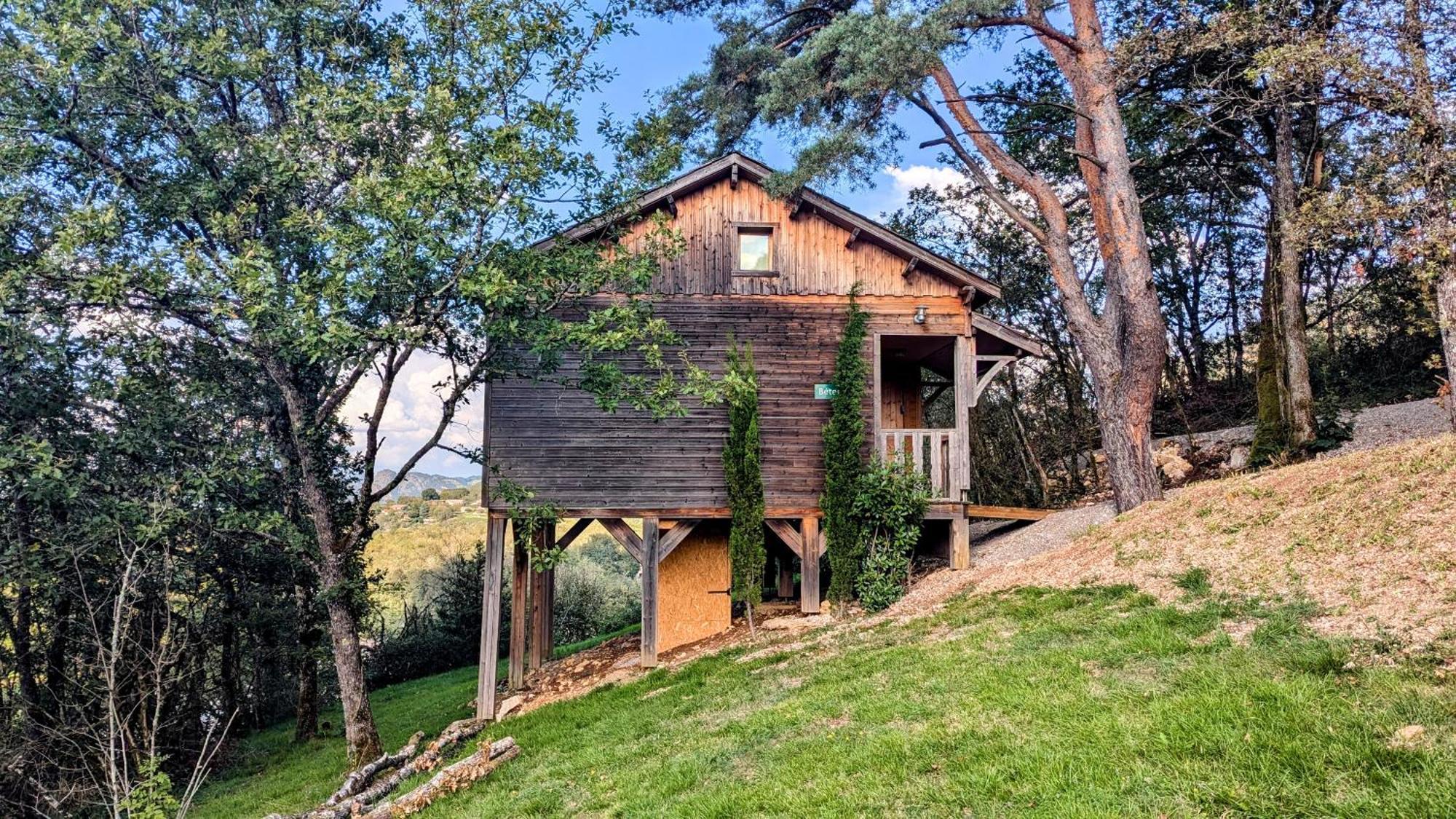 Cabanes Et Lodges Du Belvedere Serrieres-sur-Ain Εξωτερικό φωτογραφία