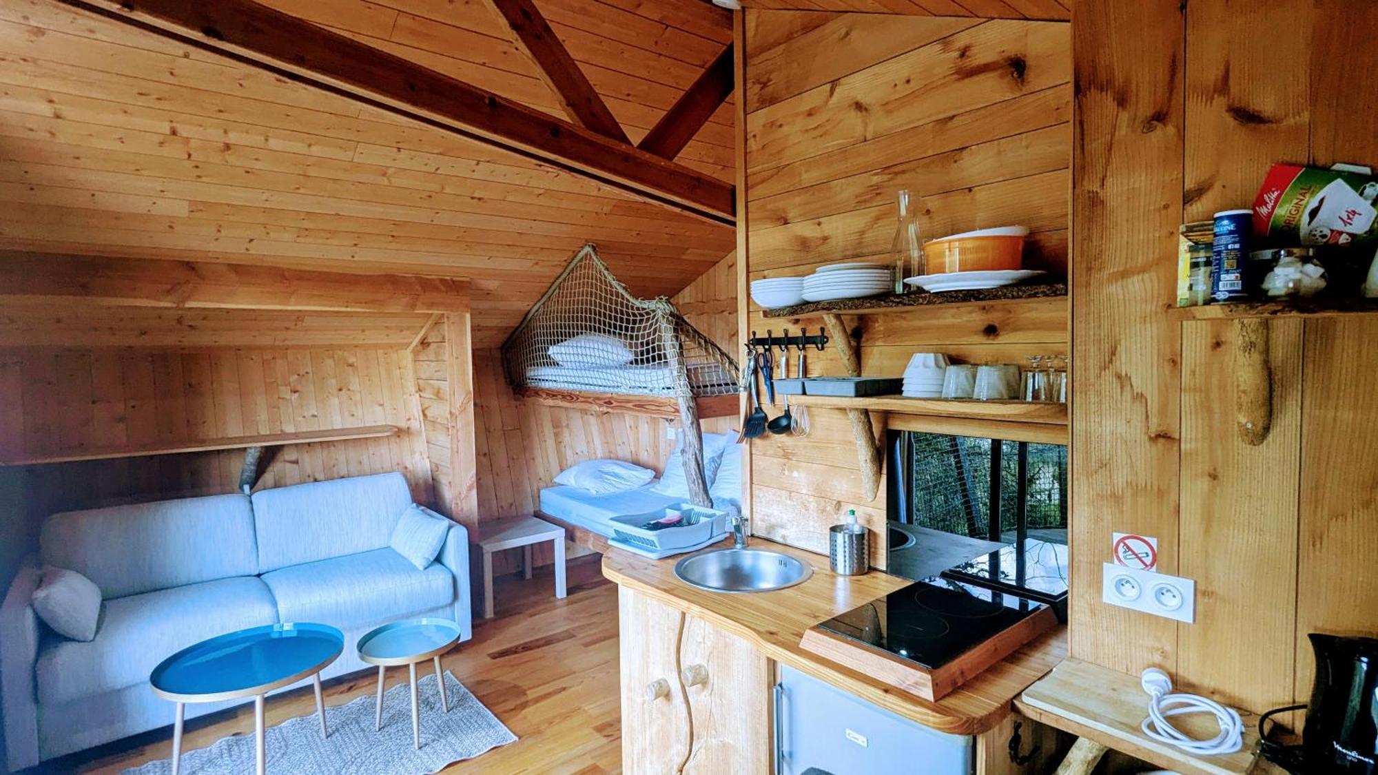 Cabanes Et Lodges Du Belvedere Serrieres-sur-Ain Εξωτερικό φωτογραφία