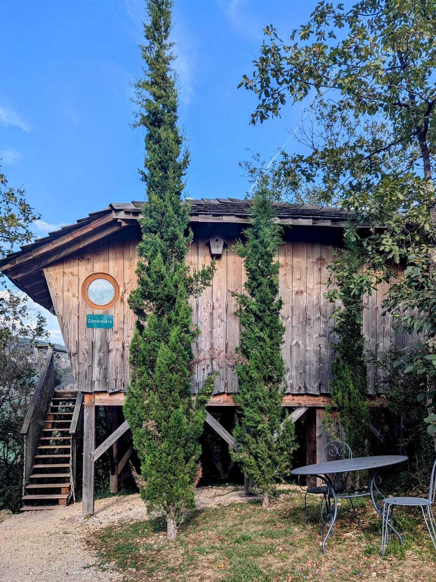 Cabanes Et Lodges Du Belvedere Serrieres-sur-Ain Εξωτερικό φωτογραφία