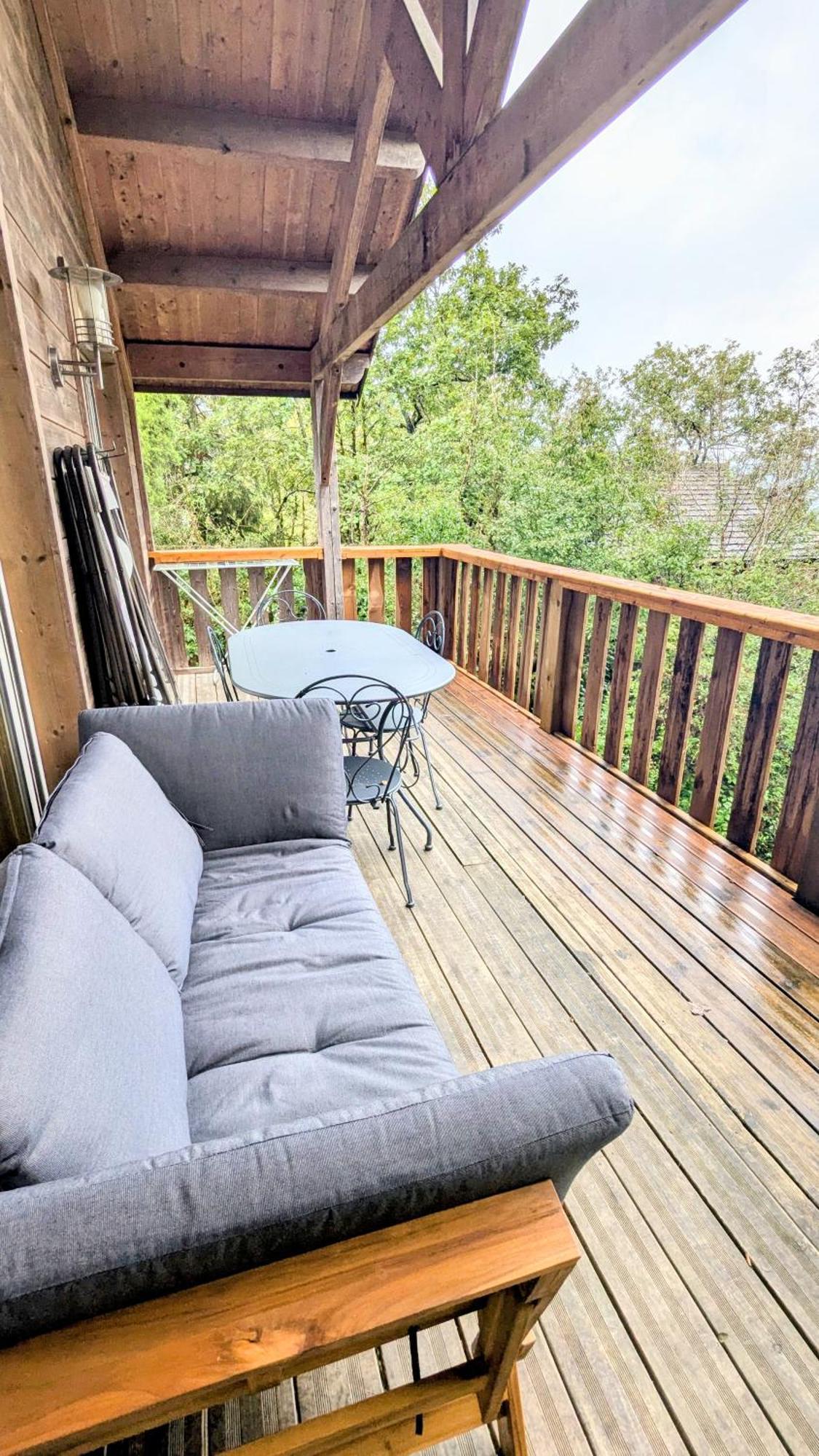 Cabanes Et Lodges Du Belvedere Serrieres-sur-Ain Εξωτερικό φωτογραφία