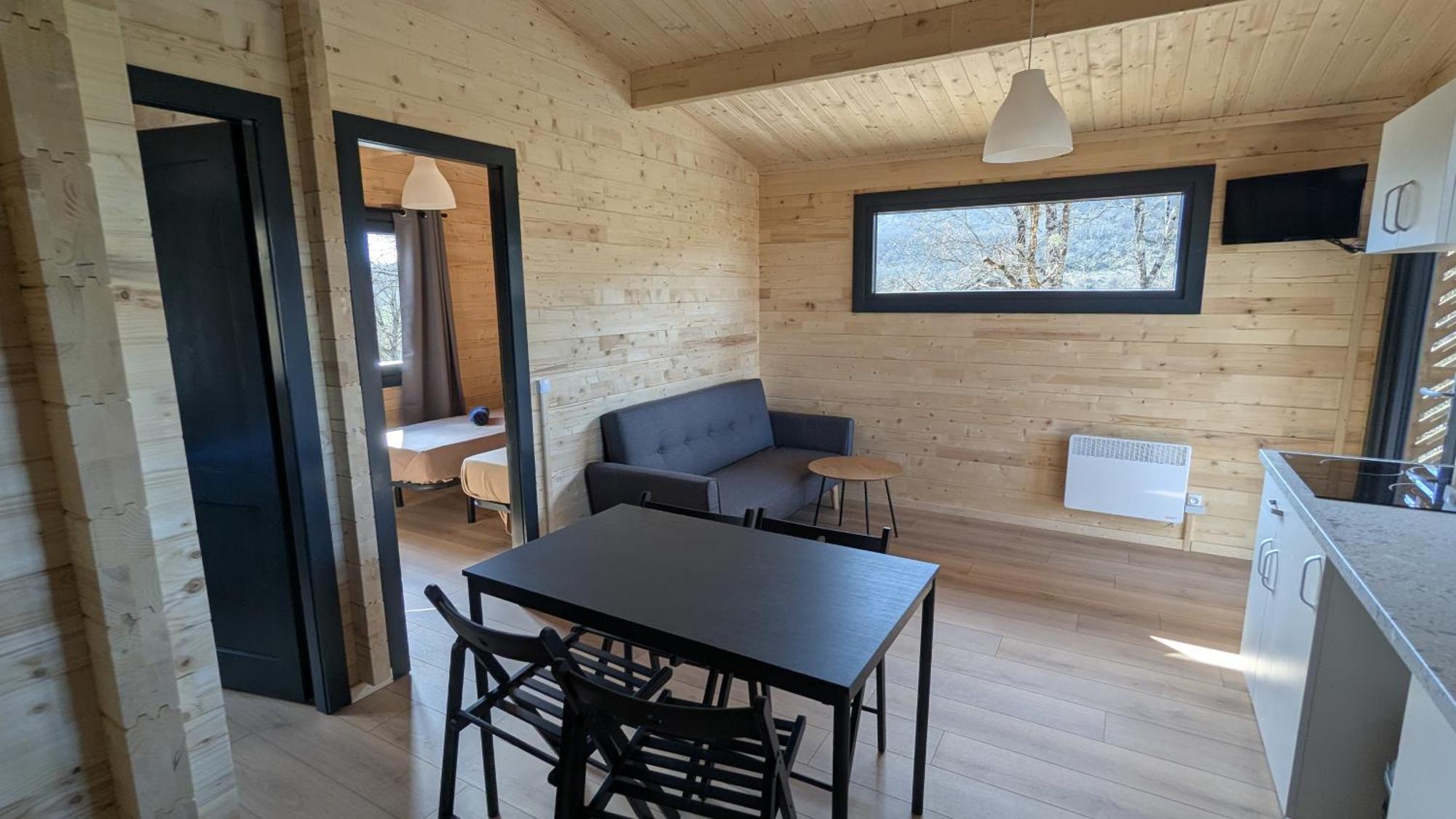 Cabanes Et Lodges Du Belvedere Serrieres-sur-Ain Εξωτερικό φωτογραφία