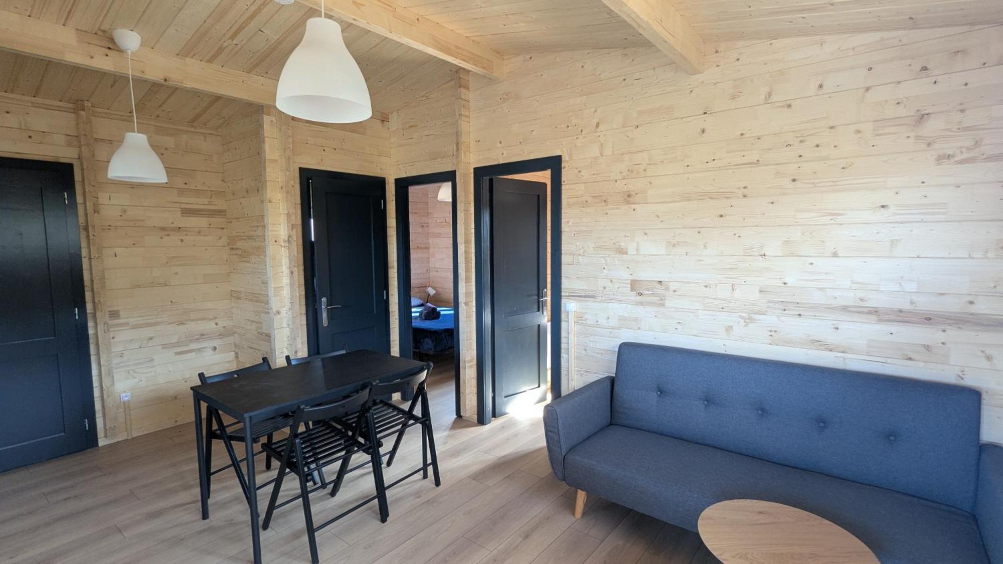Cabanes Et Lodges Du Belvedere Serrieres-sur-Ain Εξωτερικό φωτογραφία