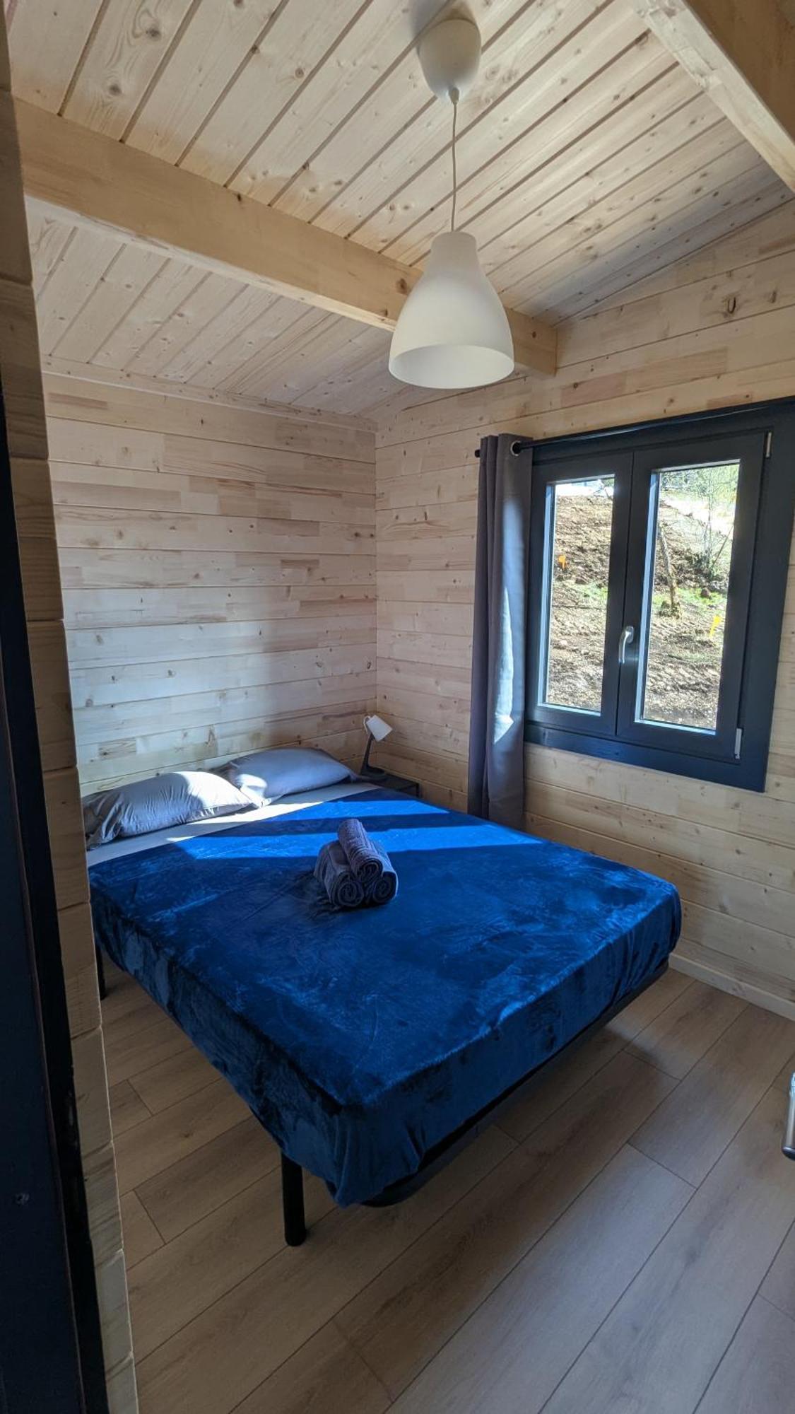 Cabanes Et Lodges Du Belvedere Serrieres-sur-Ain Εξωτερικό φωτογραφία