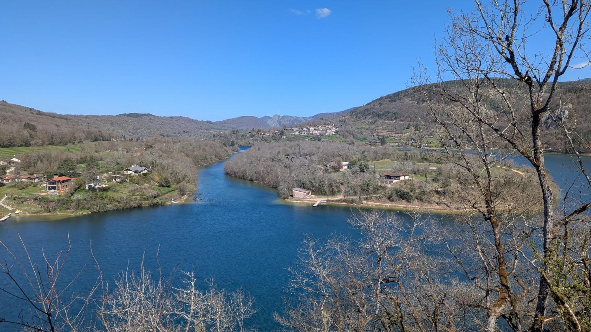 Cabanes Et Lodges Du Belvedere Serrieres-sur-Ain Εξωτερικό φωτογραφία