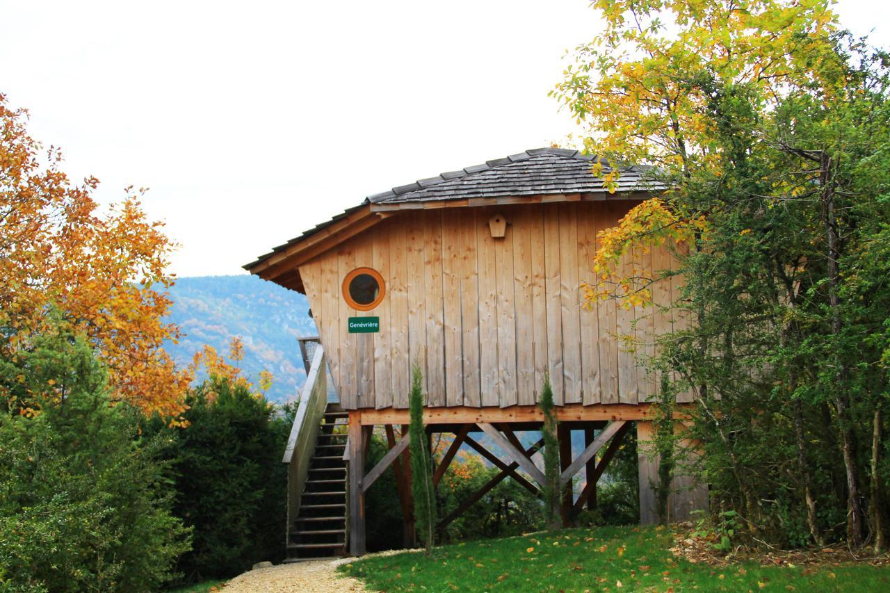 Cabanes Et Lodges Du Belvedere Serrieres-sur-Ain Εξωτερικό φωτογραφία